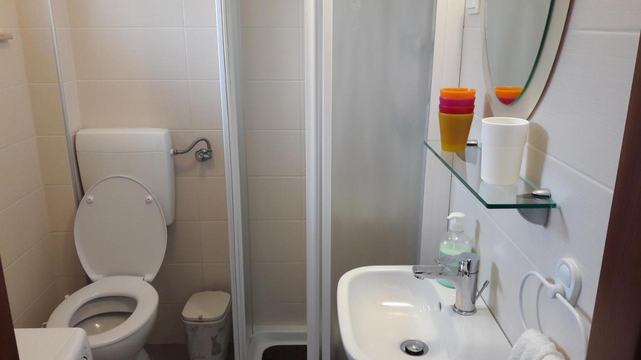 Apartment Nena- Apartman Sa Posebnim Ulazom U Prizemlju, Terasom I Zelenom Okucnicom Rakotule エクステリア 写真